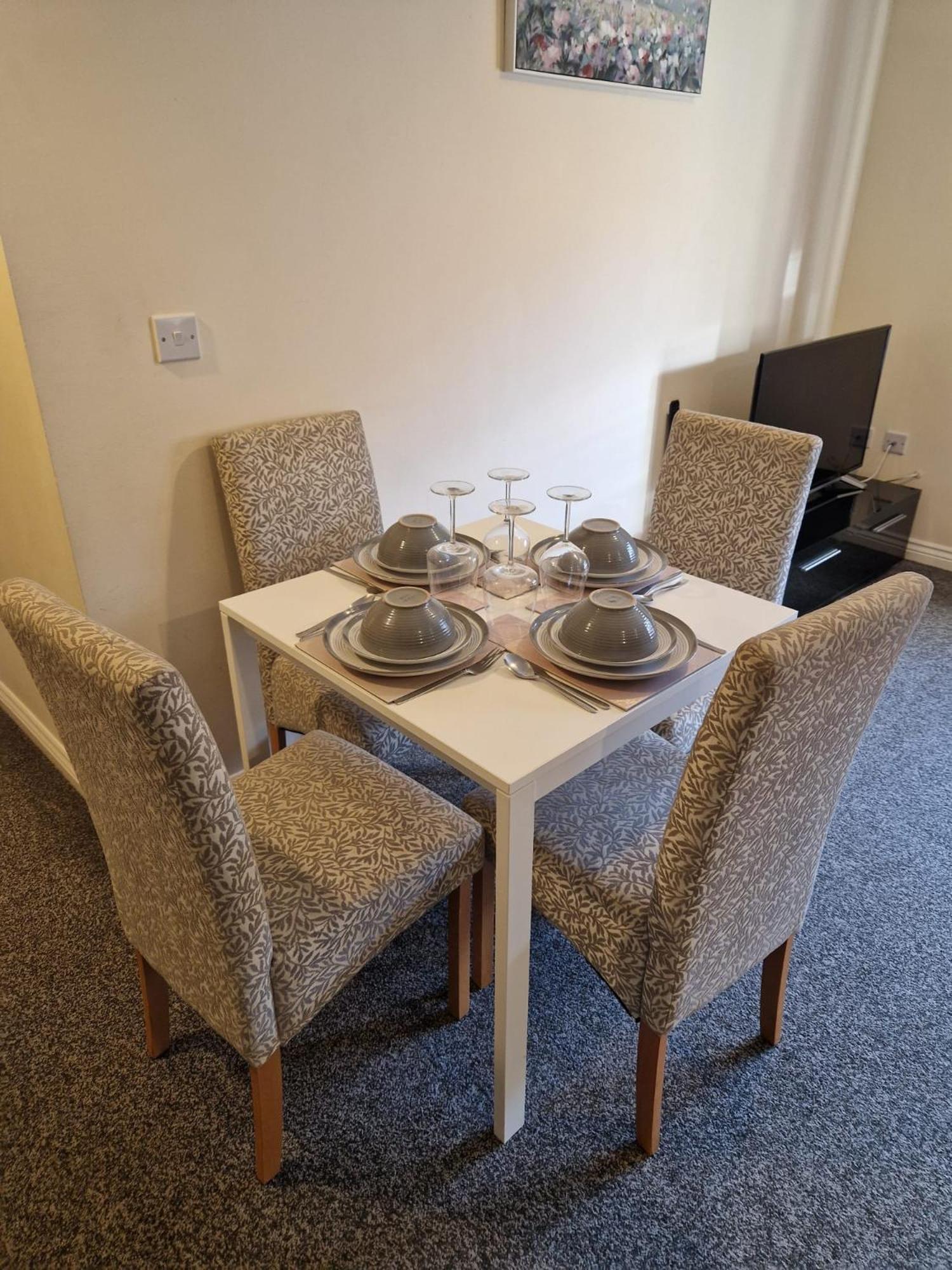 Hereford - Mayflower Coach House, Modern 2 Bedroom Property With Parking, Located South Of Hereford City, Suitable For Small Family, Couple Or Contractors - Sleeps Up To 5 Guests - Hosted By Rentmyhouse Exterior foto